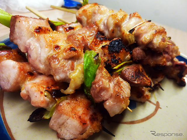 「ブランド鶏肉「長州黒かしわ」を楽しめる焼き鳥屋が点在している」という長門市