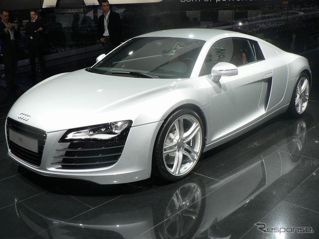 【パリモーターショー06】写真蔵…アウディ R8、ルマンV5マシンと同名