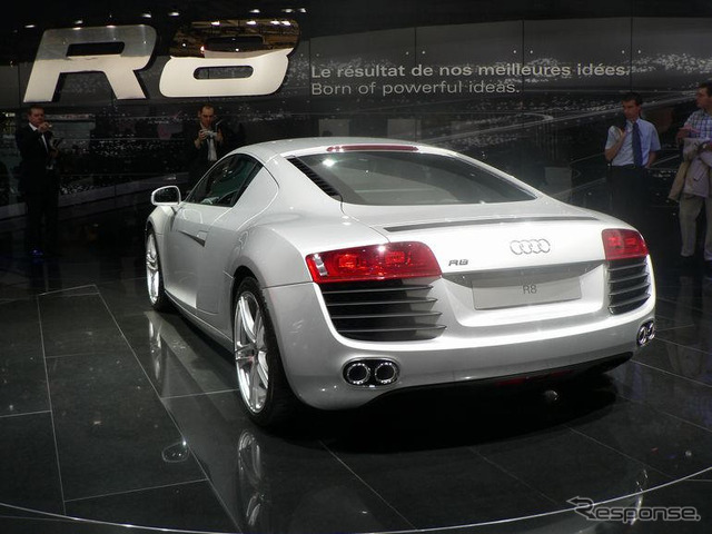 【パリモーターショー06】写真蔵…アウディ R8、ルマンV5マシンと同名