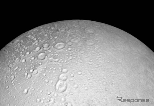 NASA土星探査機、衛星エンケラドス北極の高解像度画像を撮影（2）