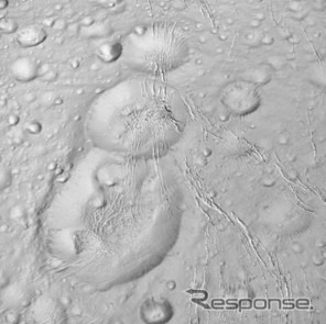 NASA土星探査機、衛星エンケラドス北極の高解像度画像を撮影（3）