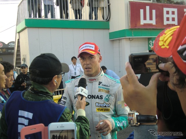 優勝インタビューを受けるロッテラー。