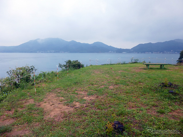 能島に上陸し、中世の海賊衆が築いた海城の時代を想像する