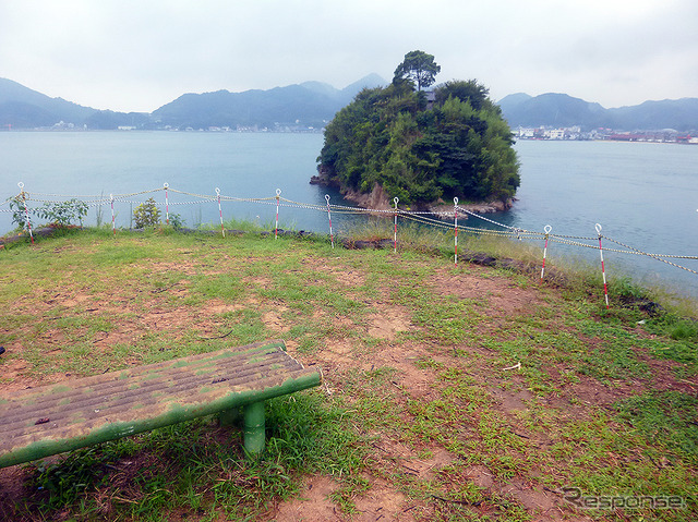 能島に上陸し、中世の海賊衆が築いた海城の時代を想像する