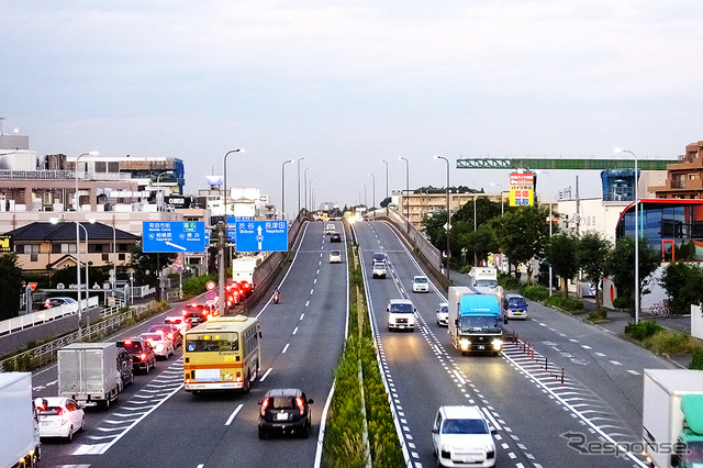 厚木街道(国道246号)から「町田立体事業」がすすむ国道16号を見る