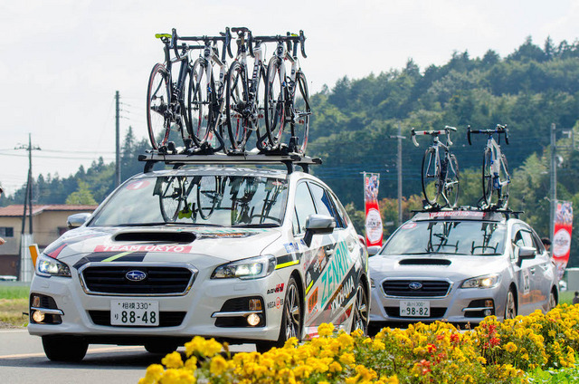 ジャパンカップサイクルロードレースではスバル車が大会関係車両として活躍(2015年10月18日)