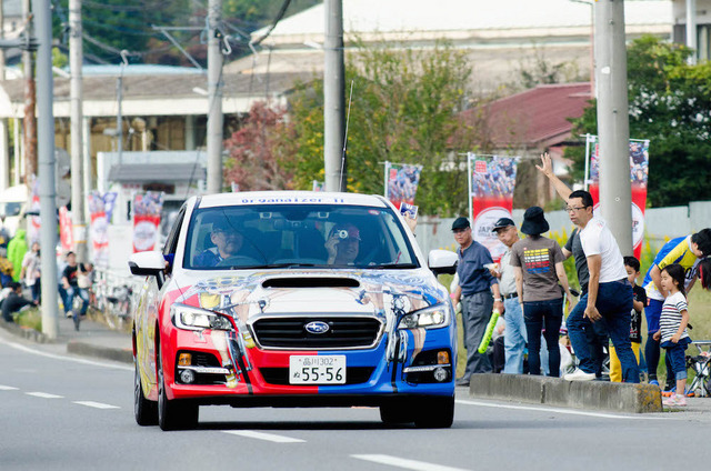ジャパンカップサイクルロードレースではスバル車が大会関係車両として活躍(2015年10月18日)
