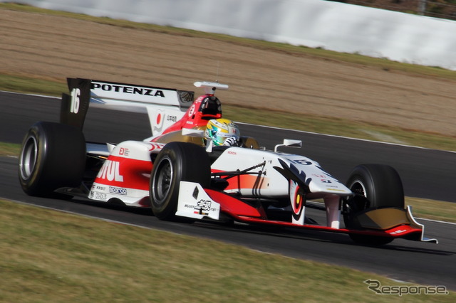 久々に2位表彰台を獲得した山本尚貴(2015SF第6戦)