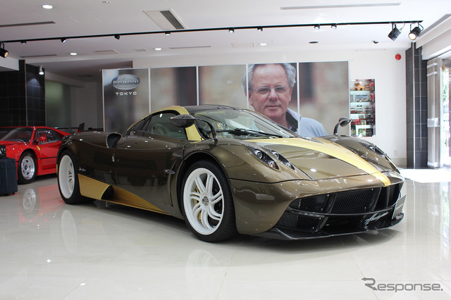 「イタリア・パガーニ社製の高級スポーツカー『ウアイラ』(Huayra)