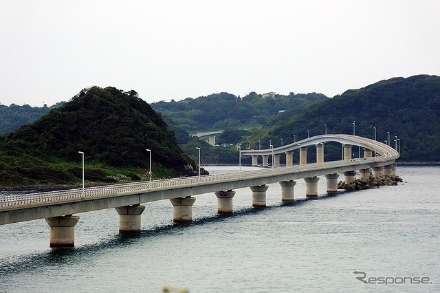 角島と本土を結ぶ、全長1780ｍの角島大橋