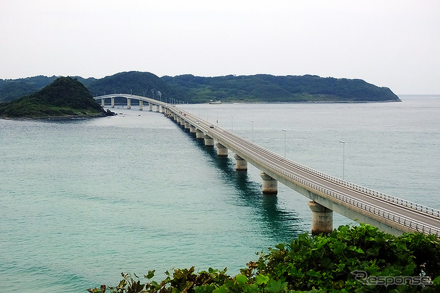 角島と本土を結ぶ、全長1780mの角島大橋