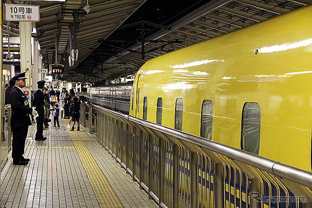 在来線の軌道・電気総合試験車「ドクター東海」に対しこちらは新幹線電気軌道総合試験車「ドクターイエロー」