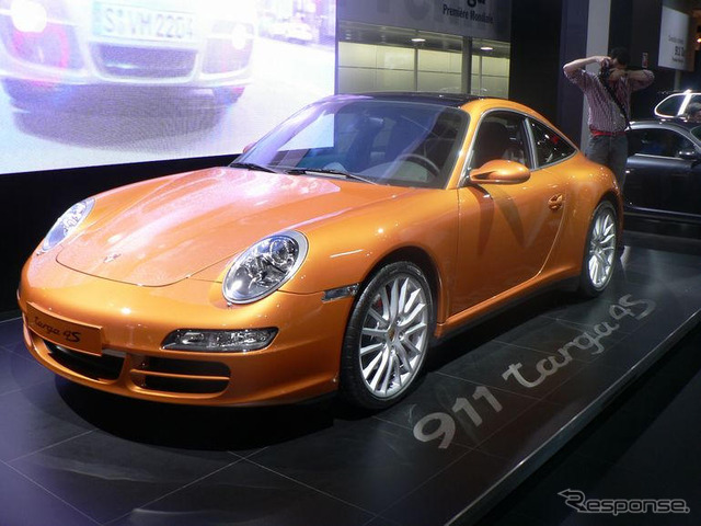 【パリモーターショー06】写真蔵…ポルシェ 911 タルガ4 と タルガ4S