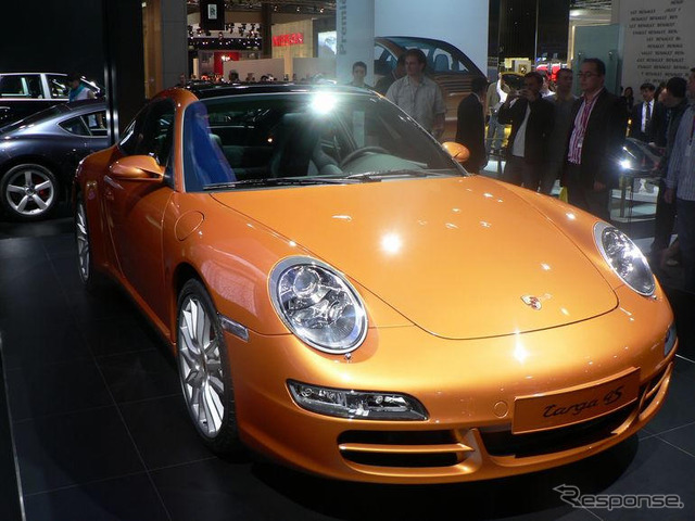 【パリモーターショー06】写真蔵…ポルシェ 911 タルガ4 と タルガ4S