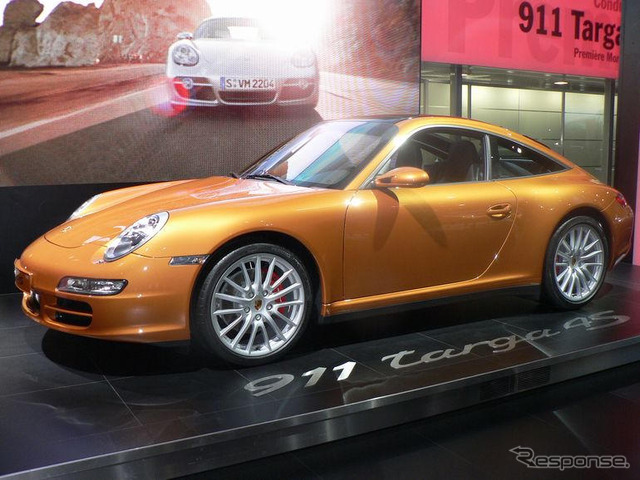 【パリモーターショー06】写真蔵…ポルシェ 911 タルガ4 と タルガ4S