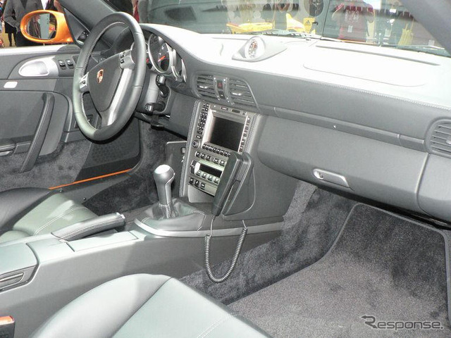 【パリモーターショー06】写真蔵…ポルシェ 911 タルガ4 と タルガ4S