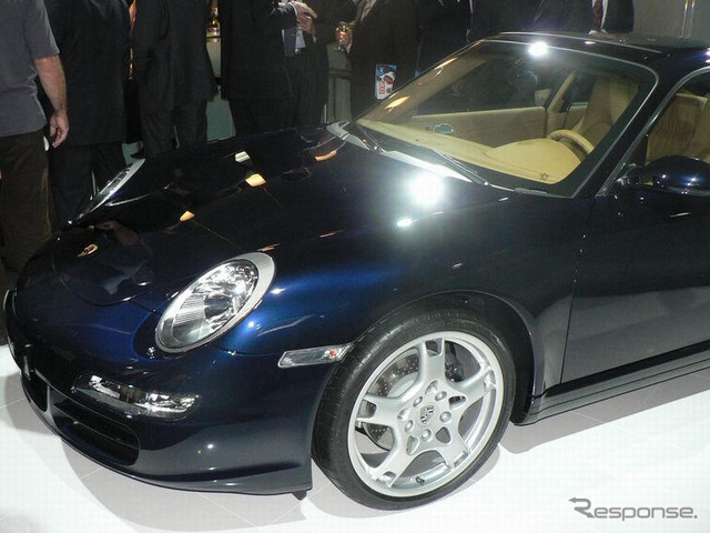 【パリモーターショー06】写真蔵…ポルシェ 911 タルガ4 と タルガ4S