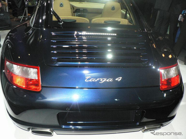 【パリモーターショー06】写真蔵…ポルシェ 911 タルガ4 と タルガ4S