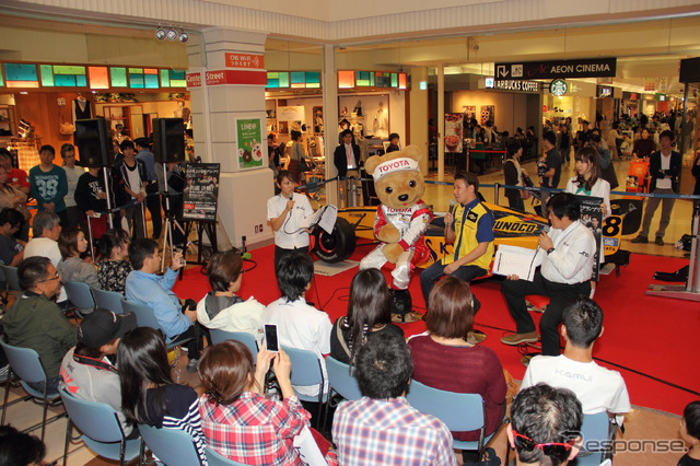 イオンモール鈴鹿でのスーパーフォーミュラPRイベント