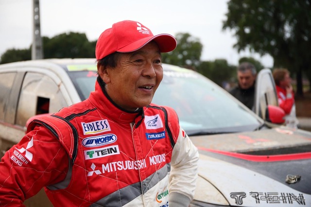 ドライバー兼監督の増岡浩氏