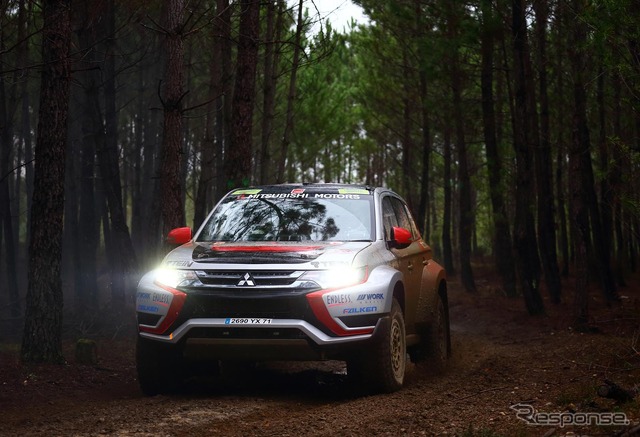 バハ・ポルタグレに参戦した三菱 アウトランダー PHEV