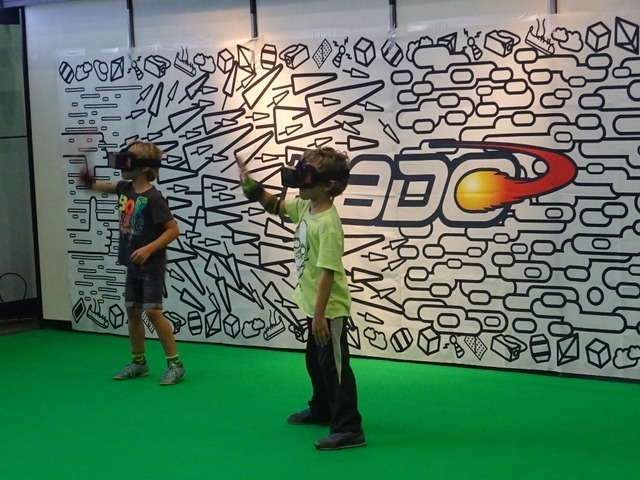 かめはめ波が撃てる!ニュースポーツ「HADO」を体験…デジタルコンテンツEXPO