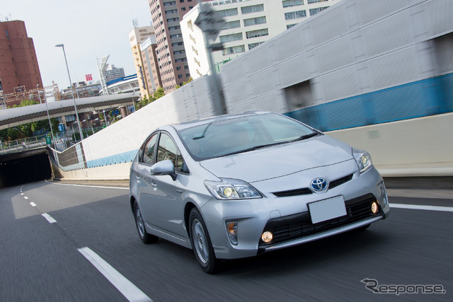 高速道路でも試乗。車線変更時の安心感もサマータイヤとほとんど変わらない