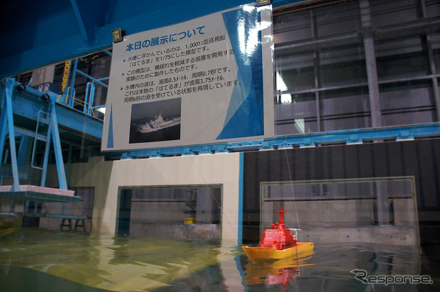 研究施設は防火水槽も兼ねているという。