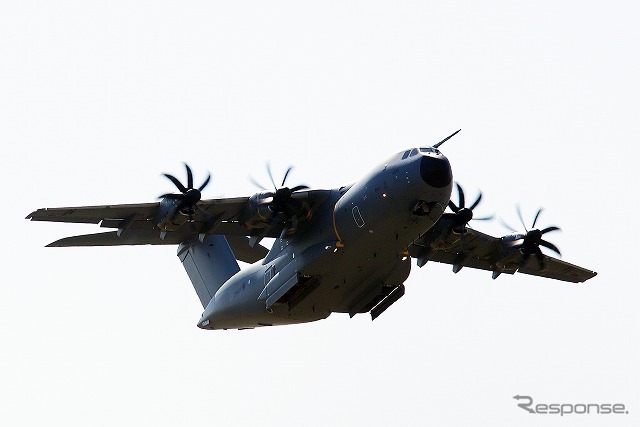 横田基地を離陸するエアバスA400Mアトラス。