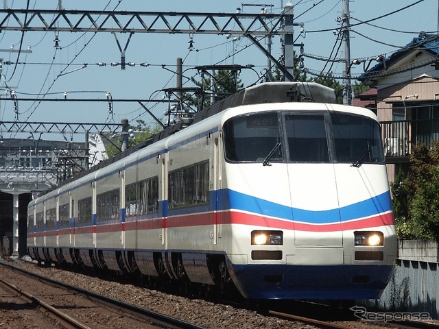 AE100形で運行されている『シティライナー』はダイヤ改正に伴い定期列車としては廃止される。これによりAE100形の定期運用も消滅する見込みだ。