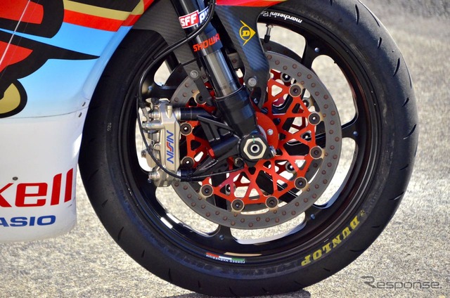 2015マン島TTレース TT Zero Challengeクラス優勝車、TEAM 無限の神電 四(SHINDEN YON)。