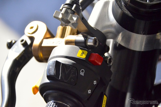 2015マン島TTレース TT Zero Challengeクラス優勝車、TEAM 無限の神電 四(SHINDEN YON)。