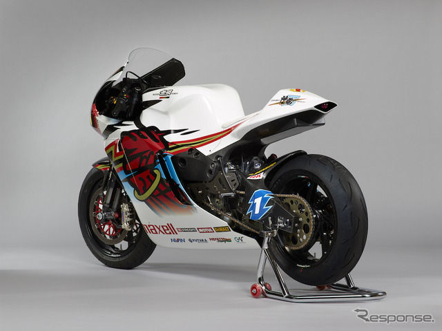 2015マン島TTレース TT Zero Challengeクラス優勝車、TEAM 無限の神電 四(SHINDEN YON)。