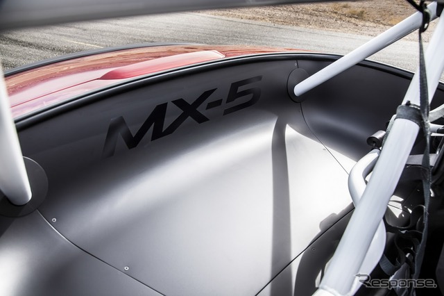 新型マツダロードスターの「グローバルMX-5カップ」参戦マシン