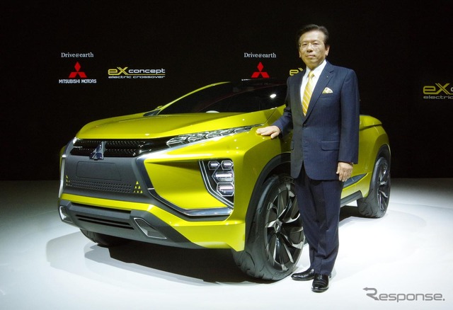 三菱 eXコンセプトと相川哲郎社長(東京モーターショー15)