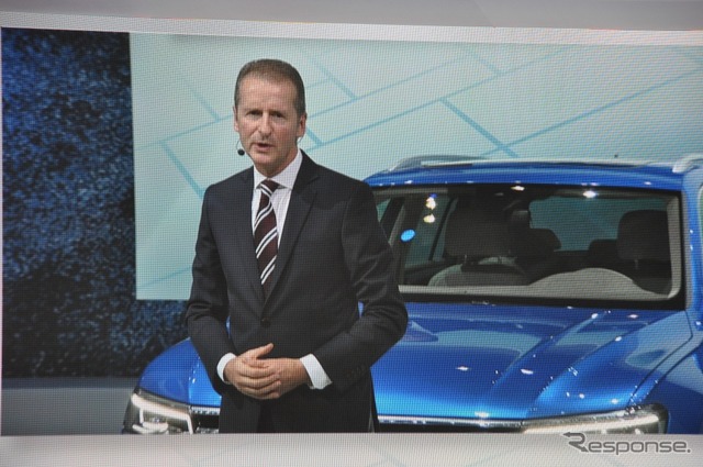 VW乗用車部門トップのヘルベルト・ディース氏(東京モーターショー15)