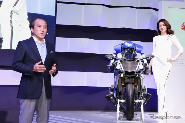 ヤマハ発動機のヒト型自律ライディングロボット MOTOBOT(東京モーターショー15)