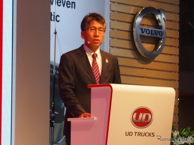 UDトラックスプレスカンファレンス（東京モータショー15）