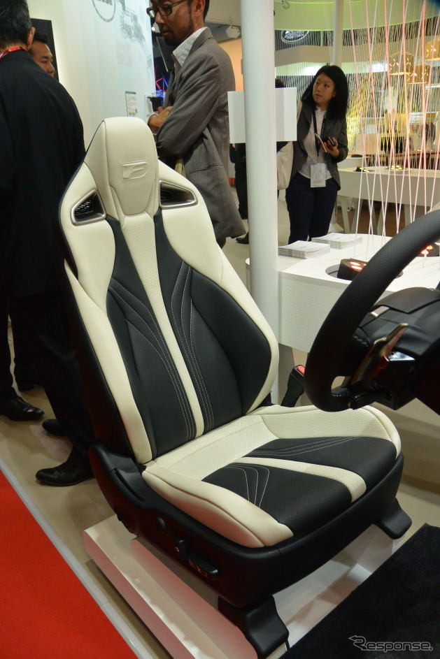 レクサス搭載スポーツシート(東京モーターショー15)