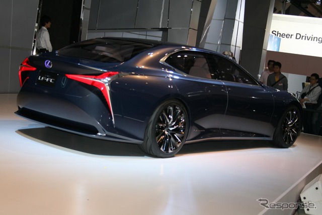 レクサス LF-FC(東京モーターショー15)