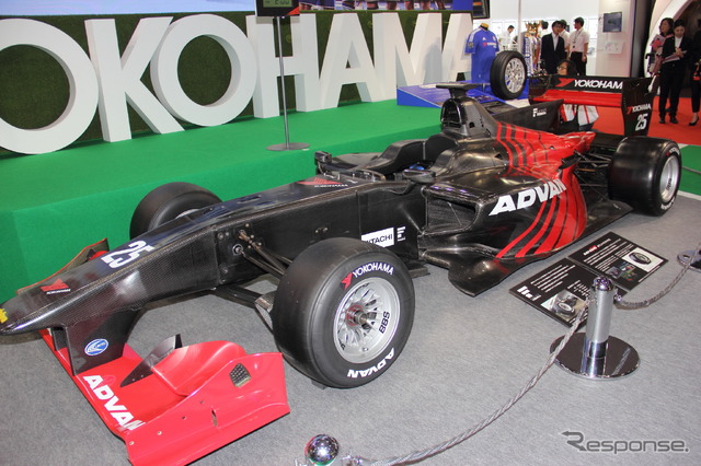 ADVANカラーのスーパーフォーミュラ『SF14』(東京モーターショー15)