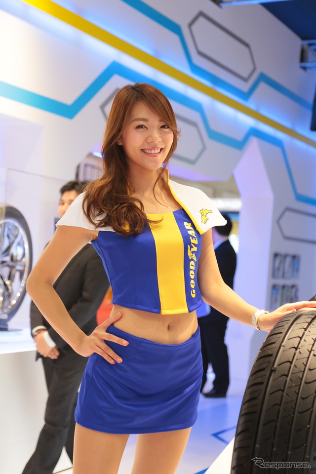 グッドイヤーブースより(東京モーターショー15)