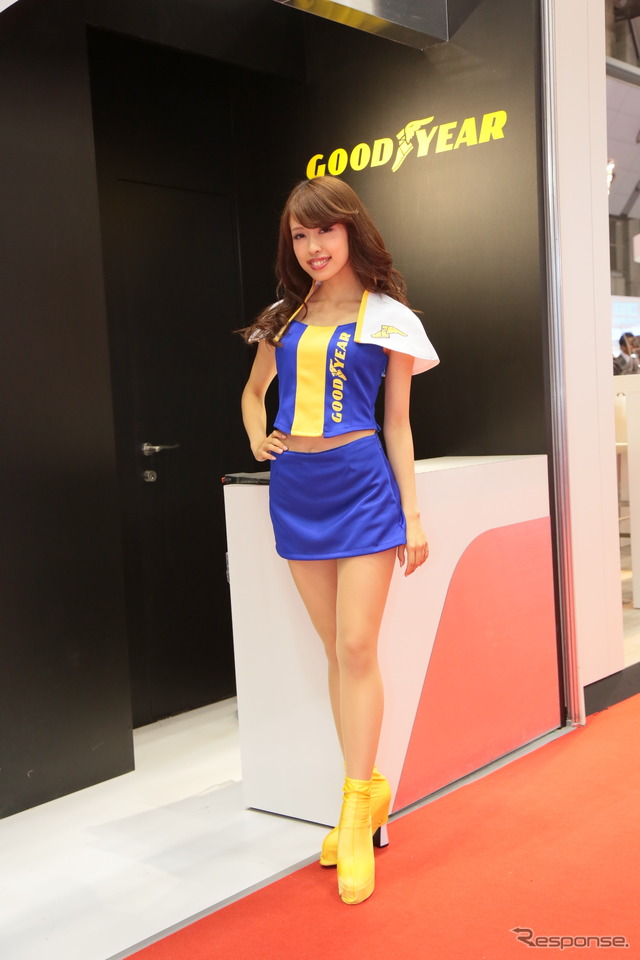 グッドイヤーブースより(東京モーターショー15)