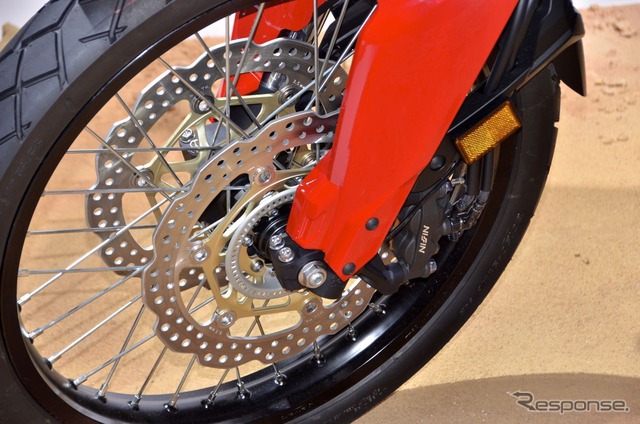 ホンダCRF1000L Africa Twin(東京モーターショー15)