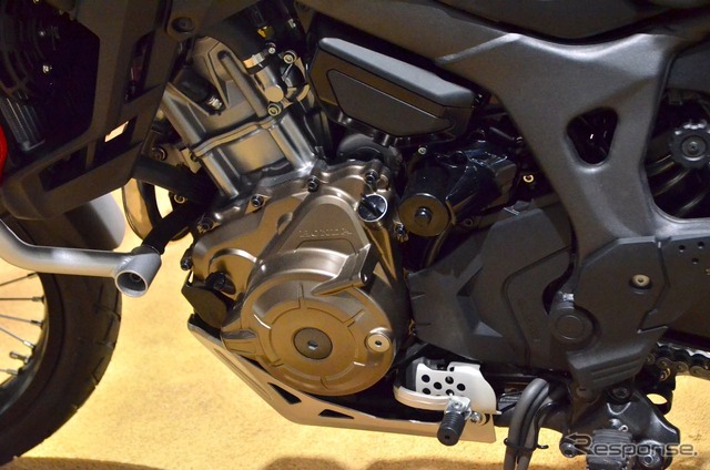 ホンダCRF1000L Africa Twin(東京モーターショー15)