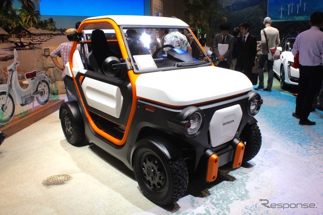 スマートモビリティシティに展示されているホンダMBEVコンセプト