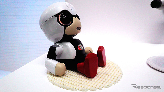 トヨタブースにちょこんと座る『KIROBO MINI』(東京モーターショー2015)