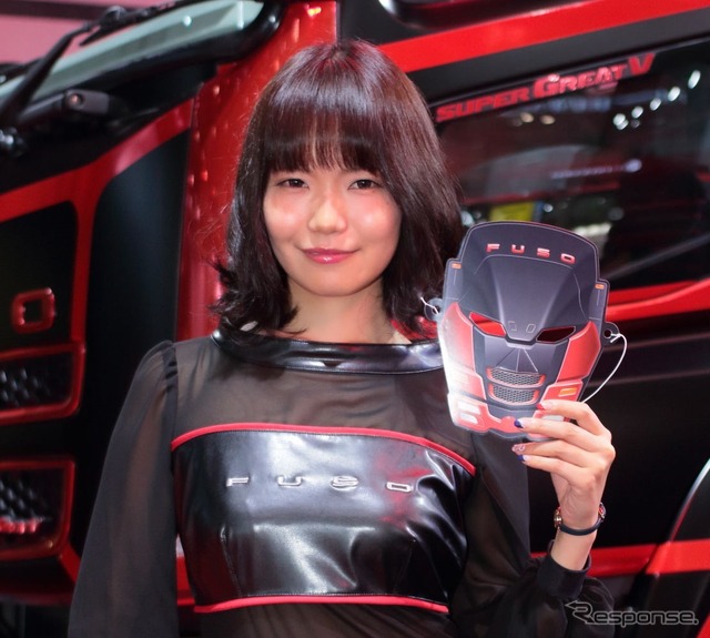 三菱ふそうブースから(東京モーターショー15)