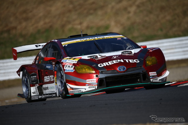 GT300予選2位の#31 プリウス。
