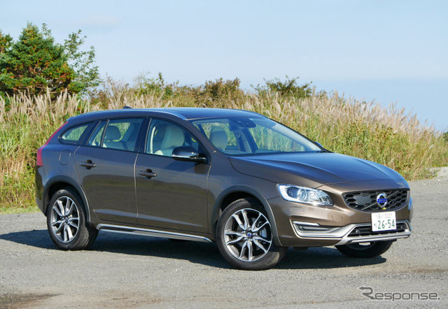 ボルボ V60 クロスカントリー T5 AWD